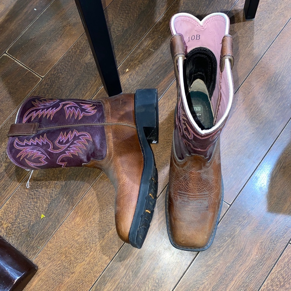 Brand new Ariat Women's Krista Steel Toe Western Cowboy Boot, 10009494